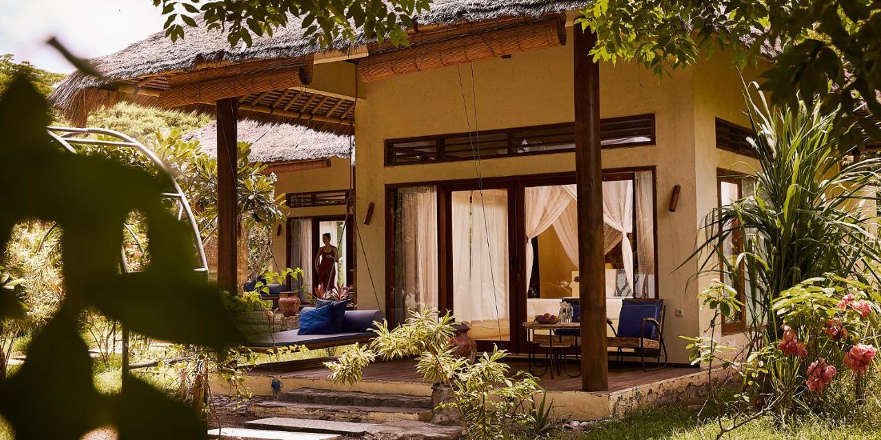 Pearl Beach Resort Gili Asahan Kamer foto